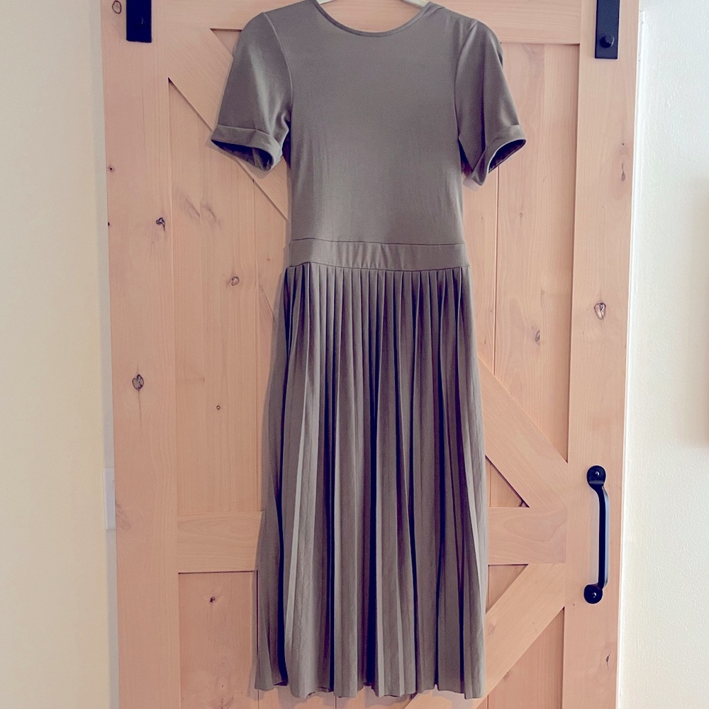 Olive green ASOS dress w open back